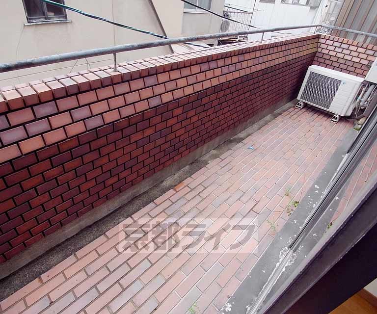 バルコニー　洗濯物も多く干せます。