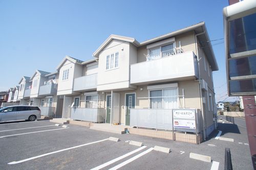 建物外観　駐車場２台付き♪