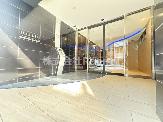 エントランス　ゆとりのあるエントランスです