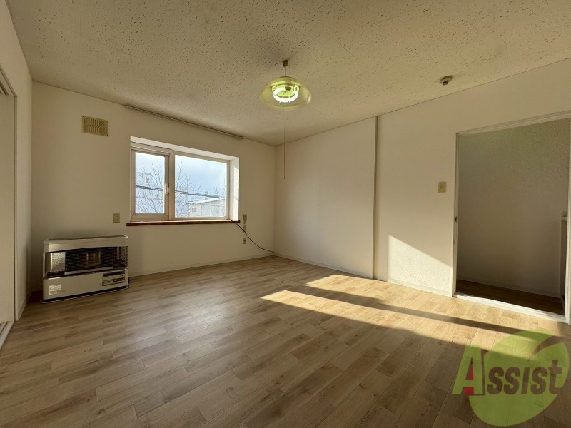 居室・リビング　広くてキレイなお部屋が広がっていて、充実した生活が送れそう。