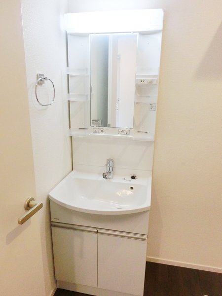 洗面設備　同建物参考写真