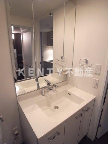 洗面設備　コンパクトで使いやすい洗面所