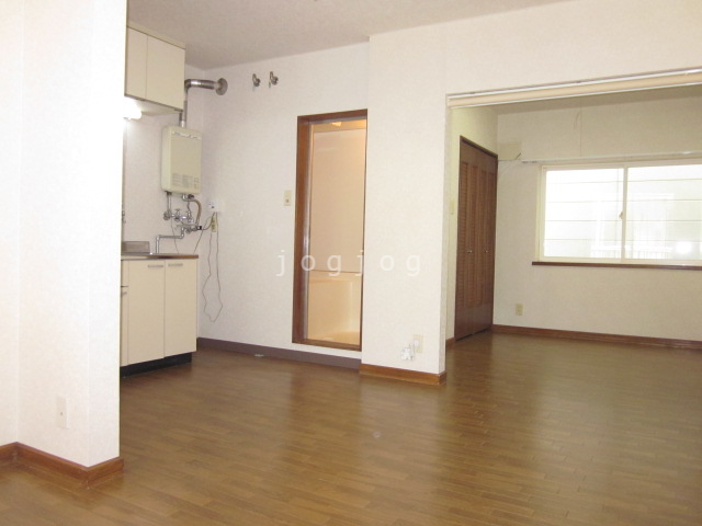 居室・リビング　居間