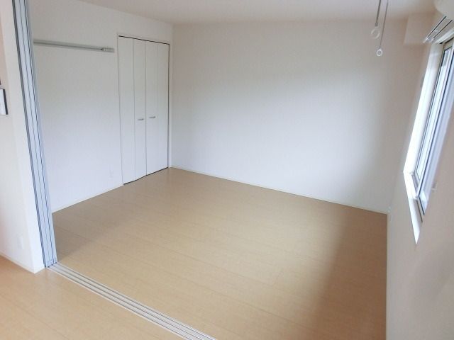 その他部屋・スペース　収納付き７帖の洋室