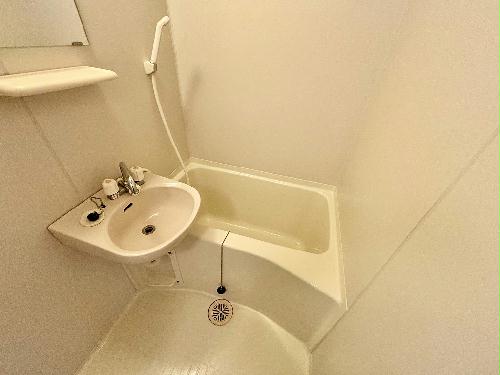 バス・シャワールーム　設備・仕様は号室により異なる為、現況を優先いたします。