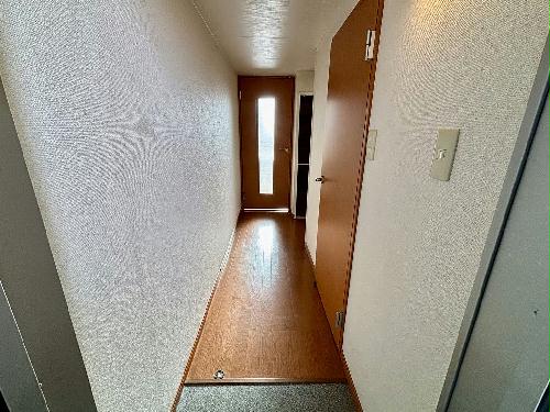 玄関　設備・仕様は号室により異なる為、現況を優先いたします。