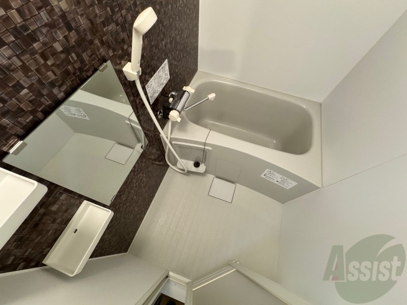 バス・シャワールーム　お風呂になります。一日の疲れを癒してくださいね。