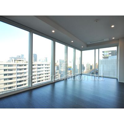 居室・リビング　同タイプ9階のお部屋を撮影。仕様が異なることがあります。