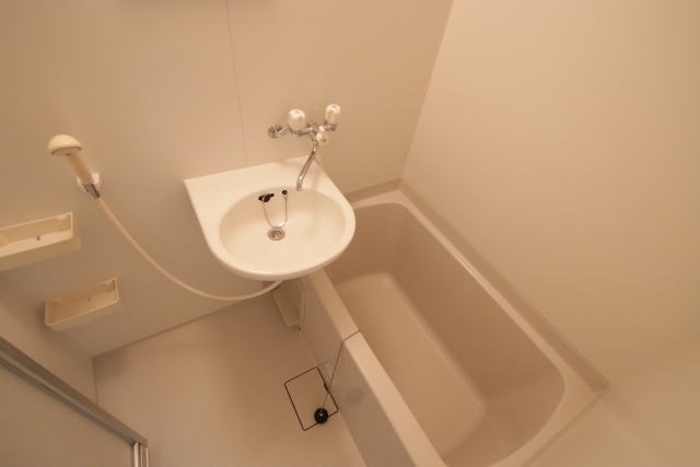 バス・シャワールーム　※別部屋の参考写真の為、現状優先です。