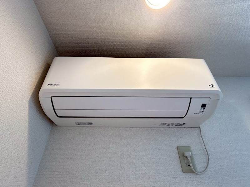 その他　エアコン1基