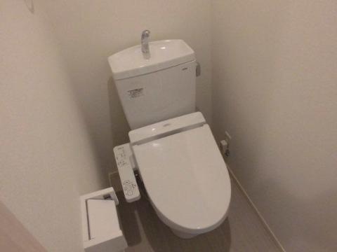 トイレ　リブリ・シャトーエ