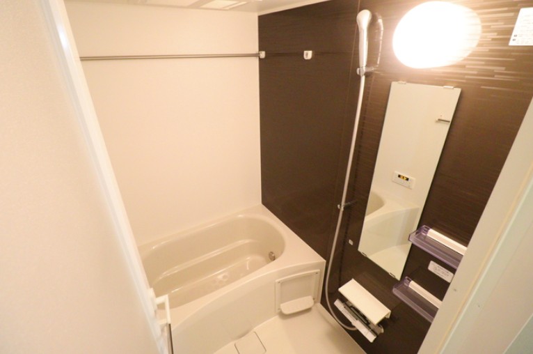 バス・シャワールーム　※別部屋参考写真