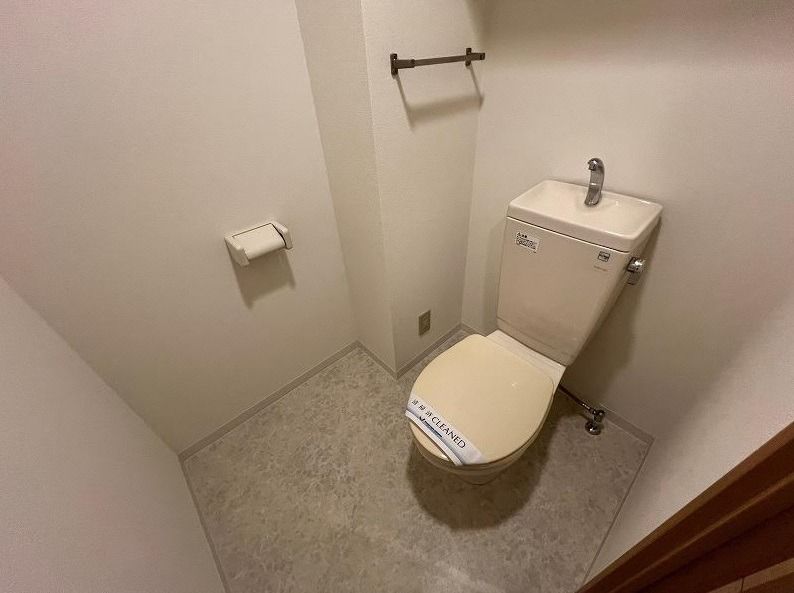 トイレ　バストイレ別　※別室参考写真です。