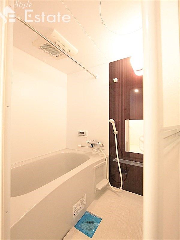 バス・シャワールーム　バスルーム