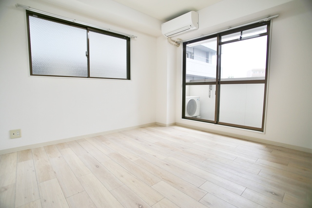 居室・リビング　明るいお部屋です