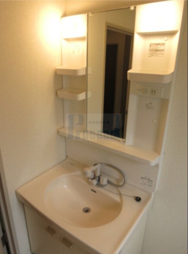 洗面設備　うれしい独立洗面台！