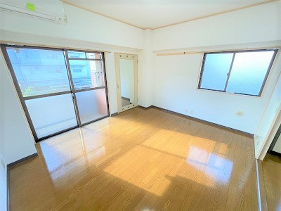 居室・リビング　※別部屋の写真です