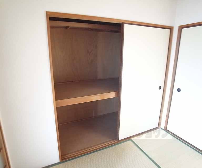 収納　押入れ収納です