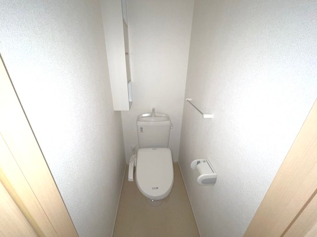 トイレ　温水洗浄便座