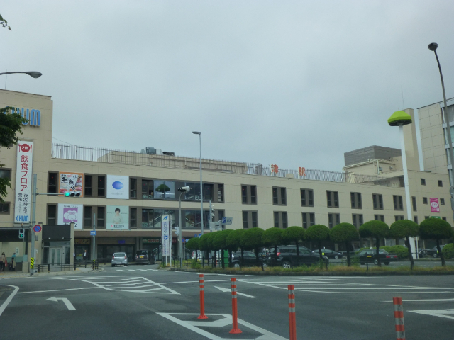 ドラックストア　マツモトキヨシ津駅ビルチャム店（ドラッグストア）まで823m