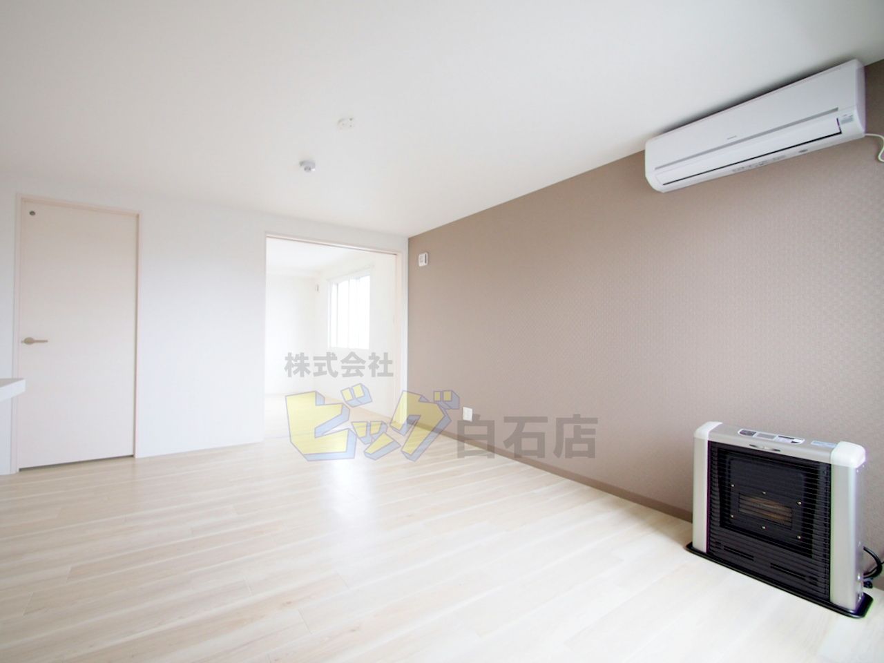 居室・リビング　日当たり良好で明るいリビングです♪