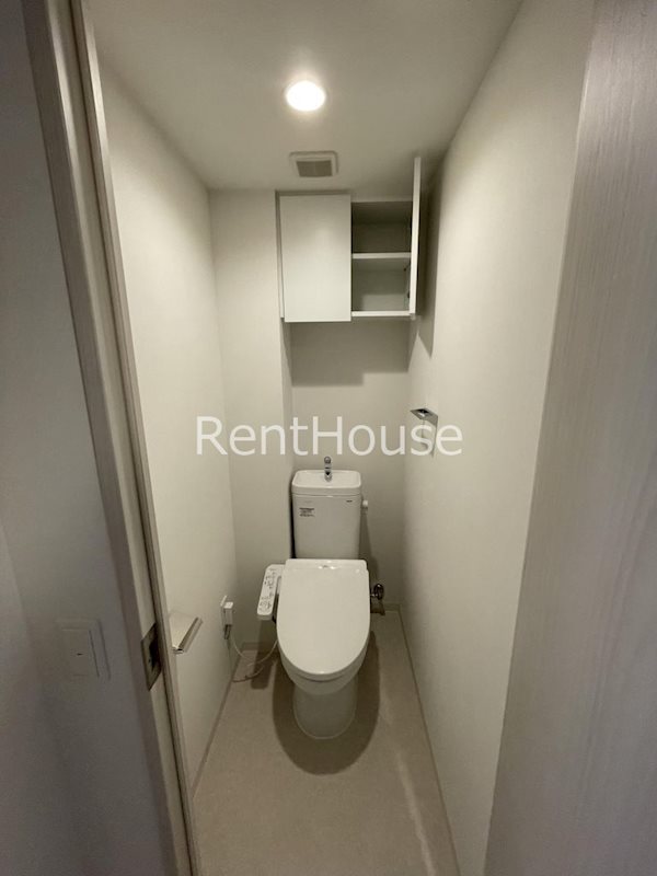 トイレ　別号室の参考写真です。