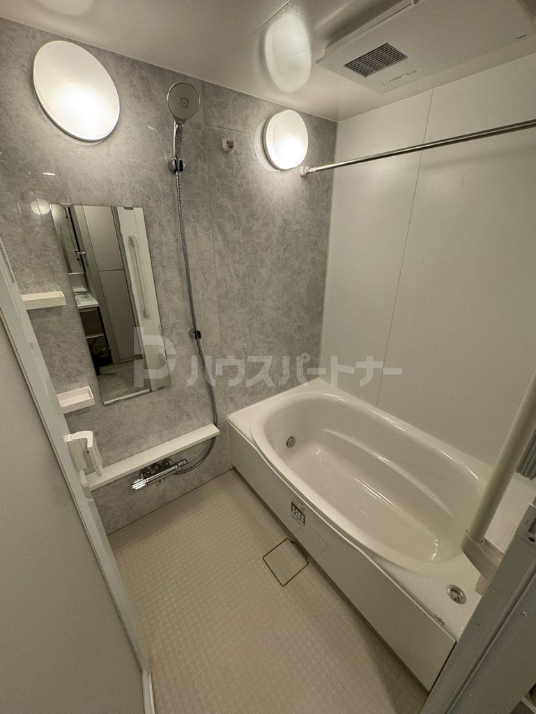 バス・シャワールーム　バス