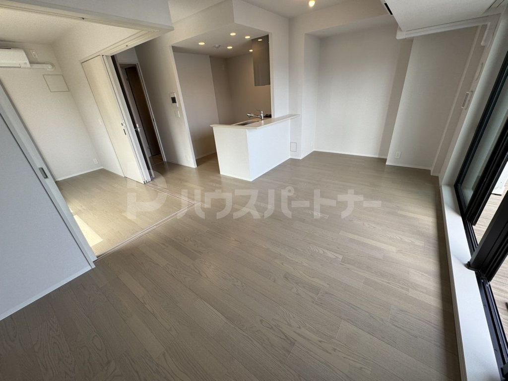 居室・リビング　玄関