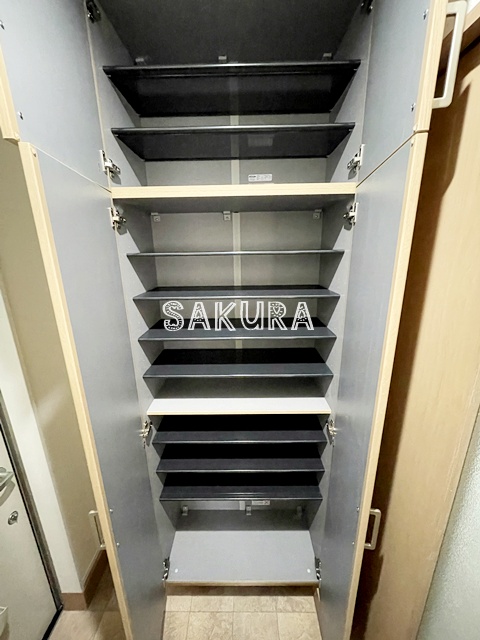 玄関　ゆとりある玄関スペース♪