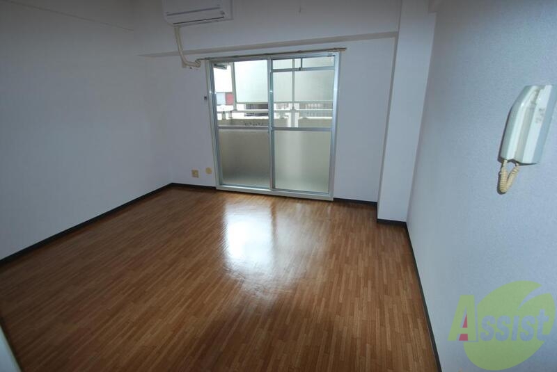 居室・リビング　明るいお部屋でゆったりとした生活を