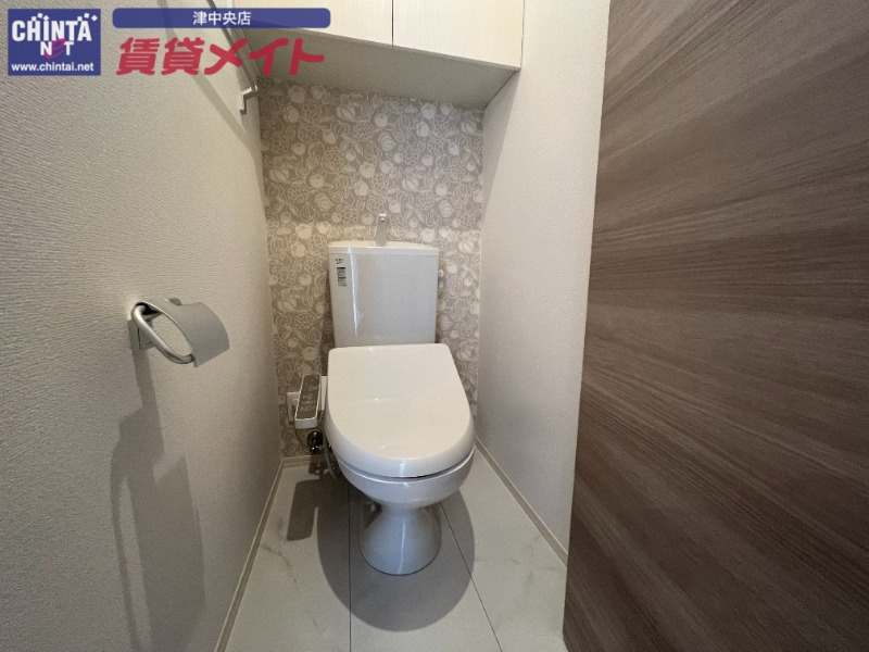 トイレ　同型参考写真
