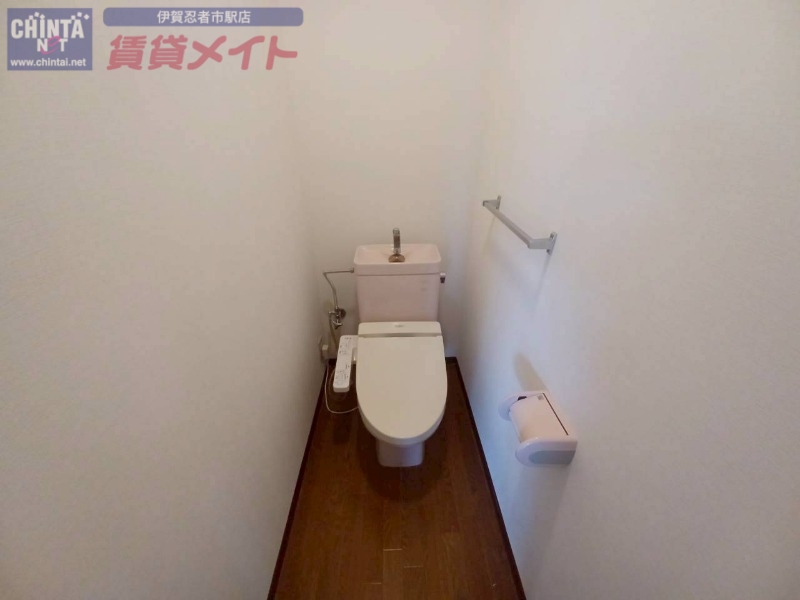 トイレ　別部屋参考写真となります。