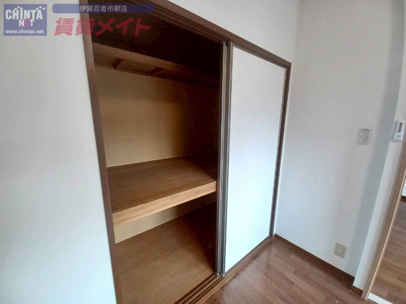 収納　別部屋参考写真となります。