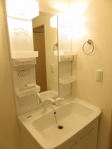 洗面設備　コンパクトで使いやすい洗面所