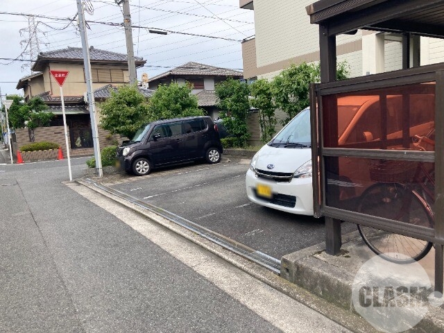 駐車場　敷地内駐車場