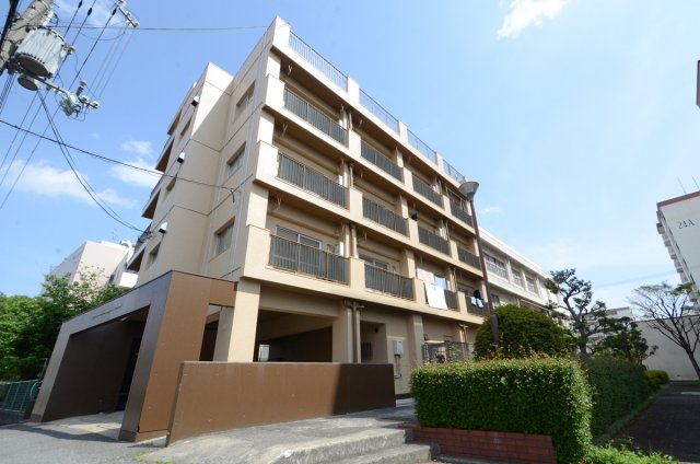 建物外観　モニター付きインターホンで安心♪