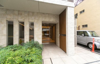 エントランス　建物の内部です