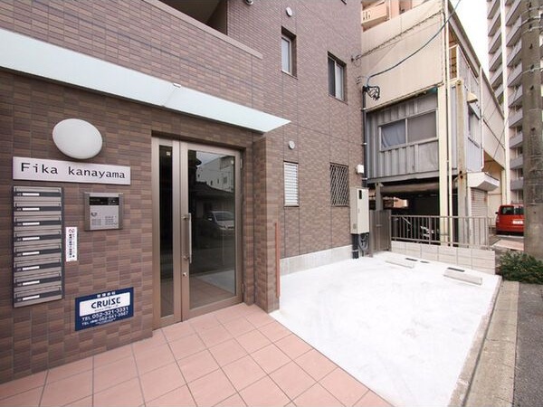 エントランス　名古屋で一番初期費用の安い賃貸専門の不動産会社です(^^)