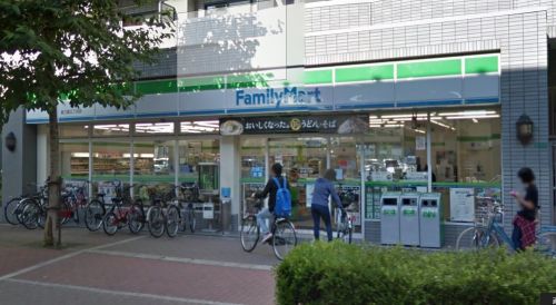 コンビニ　ファミリーマート東三国三丁目店（コンビニ）まで706m