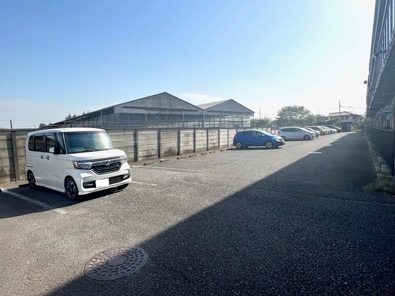 駐車場　敷地内駐車場（空き要確認）