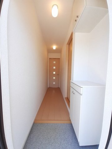 玄関　収納もある玄関です