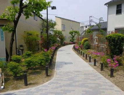 公園　鳥山川緑道（公園）まで399m