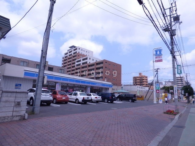 コンビニ　ローソン札幌琴似3条店（コンビニ）まで157m