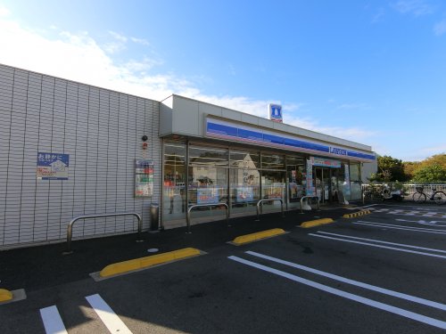 コンビニ　ローソン　岸和田土生町一丁目店（コンビニ）まで374m