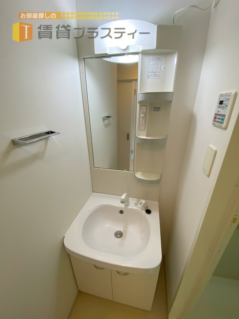 洗面設備　やっぱり独立洗面がいいですね