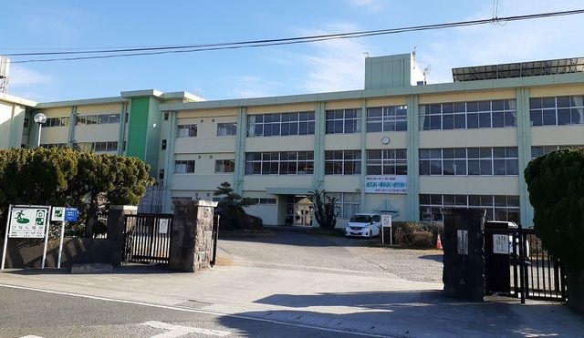 中学校　館山市立第一中学校（中学校）まで750m