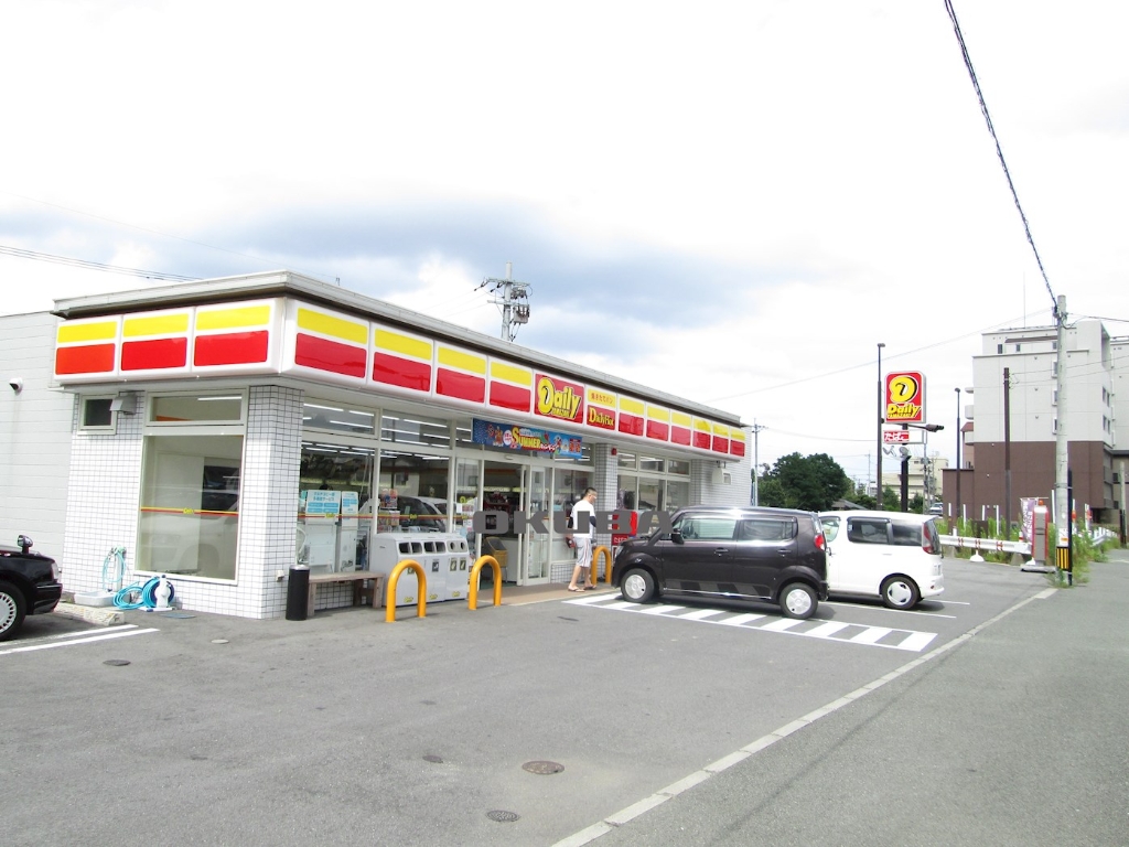 コンビニ　デイリーヤマザキ 熊本島崎店（コンビニ）まで945m