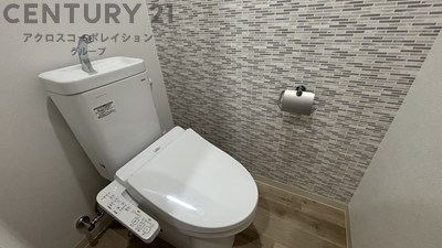 トイレ　温水洗浄便座付きのトイレです♪