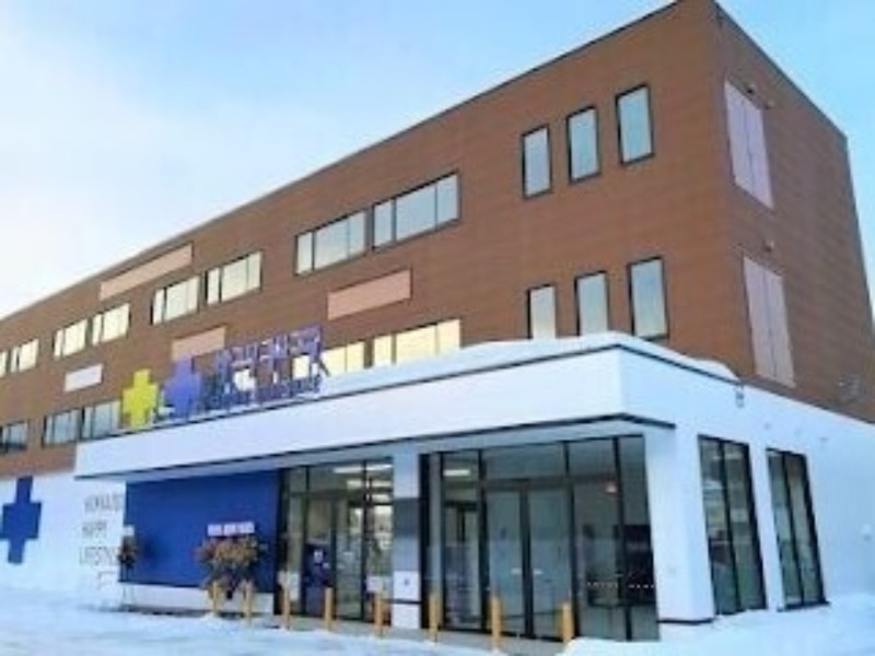 ドラックストア　サツドラ北12条店（ドラッグストア）まで426m