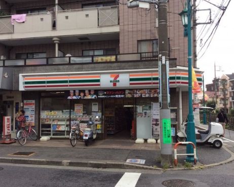 コンビニ　セブンイレブン 世田谷松原駅前店（コンビニ）まで443m